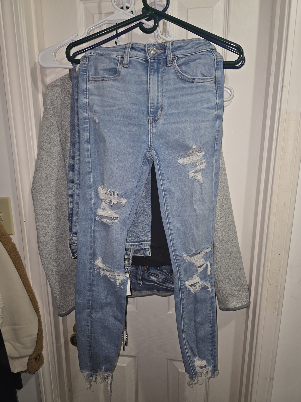 American Eagle Outfitters Light Wash Distressed Skinny Jean Jegging